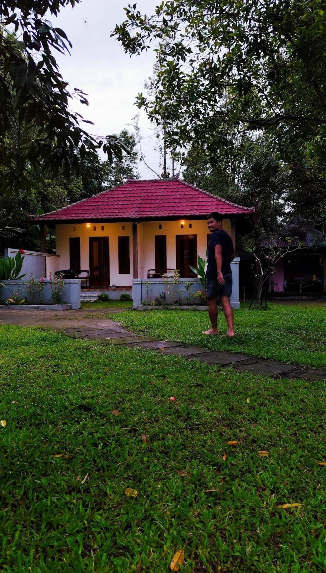 Jepun Homestay Lemukih Singaraja  Luaran gambar